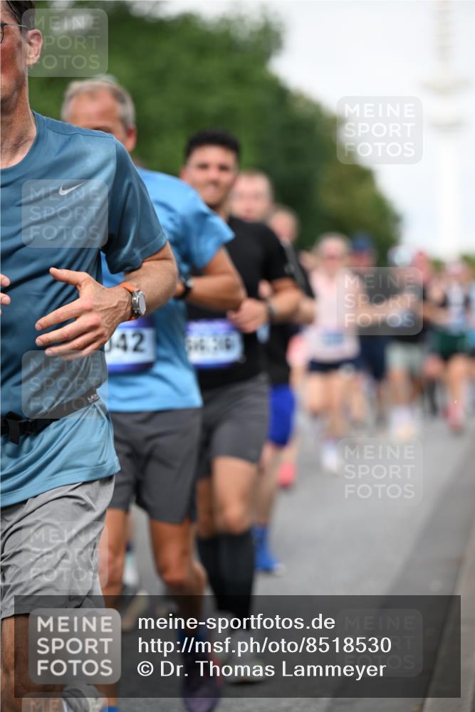 29.06.2025 - hella hamburg halbmarathon Dr. Thomas Lammeyer http://msf.ph/oto/8518530 29.06.2025 10:04:27 Kennedybrücke 1019, 1239, 1264, 1544, 1583, 1681, 2027, 2086, 2159, 2236, 2346, 2426, 2447, 2474, 2582, 2584, 2606, 2652, 2730, 2982, 3042, 3059, 3319, 3400, 3794, 4013, 4419, 4579, 4594, 4616, 4767, 4940, 5418, 5643, 5728, 6104, 6138, 6174, 6201, 6220, 6443, 6470, 6602, 6636, 7159, 7717, 8531, 8669, 9450, 9485, 9577, 9622, 10268, 10337, 10534, 10587, 10599, 10665, 10742, 10759, 10766, 10797, 11083, 11159 meine-sportfotos.de