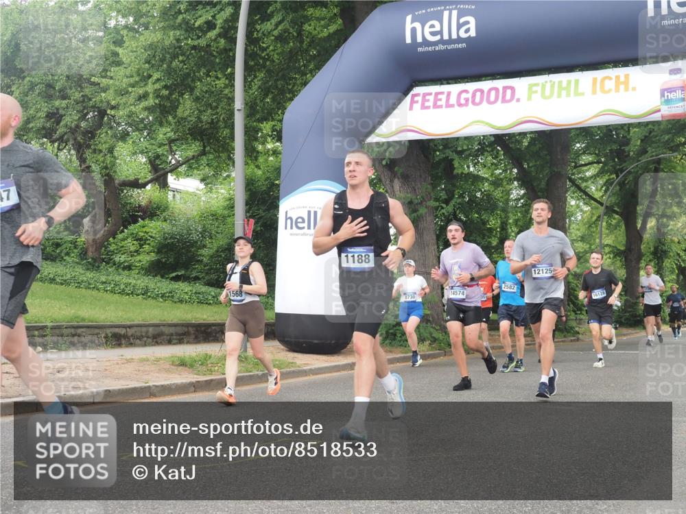 29.06.2025 - hella hamburg halbmarathon KatJ http://msf.ph/oto/8518533 29.06.2025 10:48:40 Zwischen KM18-KM19 1135, 1138, 1188, 1568, 5547 meine-sportfotos.de