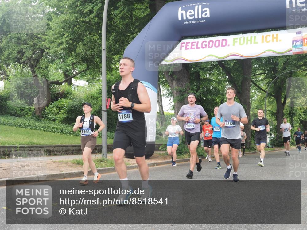 29.06.2025 - hella hamburg halbmarathon KatJ http://msf.ph/oto/8518541 29.06.2025 10:48:40 Zwischen KM18-KM19 1135, 1138, 1188, 1568, 5547 meine-sportfotos.de