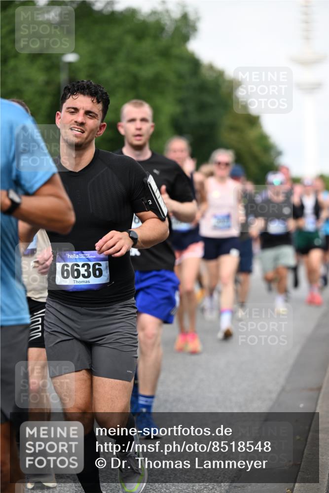 29.06.2025 - hella hamburg halbmarathon Dr. Thomas Lammeyer http://msf.ph/oto/8518548 29.06.2025 10:04:27 Kennedybrücke 1019, 1239, 1264, 1544, 1583, 1681, 2027, 2086, 2159, 2236, 2346, 2426, 2447, 2474, 2582, 2584, 2606, 2652, 2730, 2982, 3042, 3059, 3319, 3400, 3794, 4013, 4419, 4579, 4594, 4616, 4767, 4940, 5418, 5643, 5728, 6104, 6138, 6174, 6201, 6220, 6443, 6470, 6602, 6636, 7159, 7717, 8531, 8669, 9450, 9485, 9577, 9622, 10268, 10337, 10534, 10587, 10599, 10665, 10742, 10759, 10766, 10797, 11083, 11159 meine-sportfotos.de