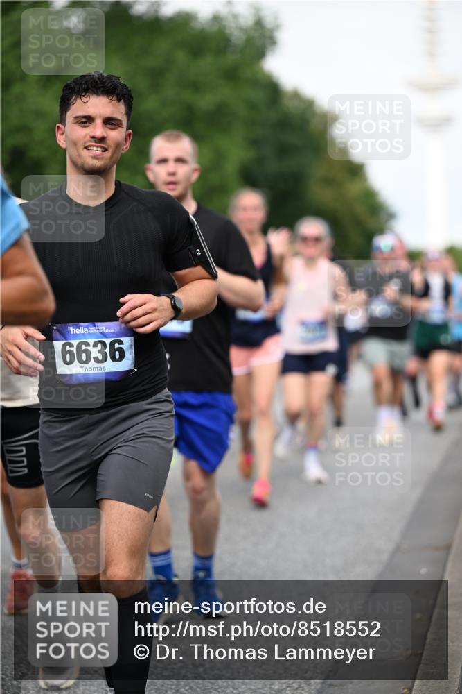 29.06.2025 - hella hamburg halbmarathon Dr. Thomas Lammeyer http://msf.ph/oto/8518552 29.06.2025 10:04:27 Kennedybrücke 1019, 1239, 1264, 1544, 1583, 1681, 2027, 2086, 2159, 2236, 2346, 2426, 2447, 2474, 2582, 2584, 2606, 2652, 2730, 2982, 3042, 3059, 3319, 3400, 3794, 4013, 4419, 4579, 4594, 4616, 4767, 4940, 5418, 5643, 5728, 6104, 6138, 6174, 6201, 6220, 6443, 6470, 6602, 6636, 7159, 7717, 8531, 8669, 9450, 9485, 9577, 9622, 10268, 10337, 10534, 10587, 10599, 10665, 10742, 10759, 10766, 10797, 11083, 11159 meine-sportfotos.de