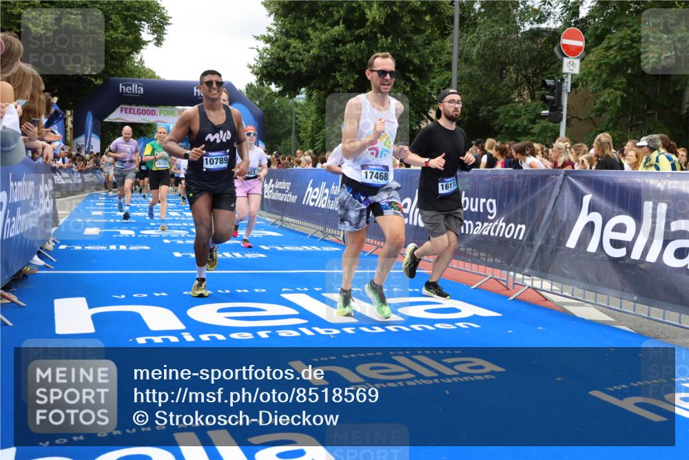 29.06.2025 - hella hamburg halbmarathon Strokosch-Dieckow http://msf.ph/oto/8518569 29.06.2025 10:56:14 Ziel 1193, 4029, 4594, 4813, 5465, 5492, 5672, 7547, 8330, 8639, 9903, 9907, 10789, 11231, 11309, 12348, 14363, 15300, 15484, 16113, 16375, 16634, 17468, 18117, 18495, 18652, 18741, 19152 meine-sportfotos.de