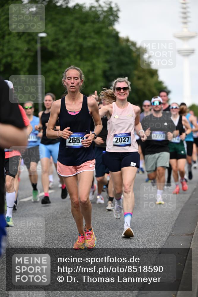 29.06.2025 - hella hamburg halbmarathon Dr. Thomas Lammeyer http://msf.ph/oto/8518590 29.06.2025 10:04:29 Kennedybrücke 1019, 1264, 1544, 1583, 1611, 1681, 2027, 2086, 2159, 2236, 2346, 2426, 2447, 2474, 2582, 2584, 2606, 2652, 2730, 2982, 3042, 3059, 3141, 3319, 3400, 3794, 4013, 4419, 4579, 4594, 4616, 4767, 4940, 4945, 5418, 5643, 5728, 6104, 6138, 6174, 6201, 6220, 6443, 6470, 6602, 6636, 7159, 7717, 8531, 8669, 9450, 9485, 9553, 9555, 9577, 9622, 10268, 10534, 10587, 10599, 10665, 10742, 10759, 10766, 10797, 11083, 11159 meine-sportfotos.de