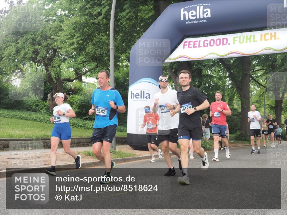 29.06.2025 - hella hamburg halbmarathon KatJ http://msf.ph/oto/8518624 29.06.2025 10:48:43 Zwischen KM18-KM19 1188, 1568, 1726, 1823, 2582, 5299, 5305, 5547, 7658, 8730 meine-sportfotos.de