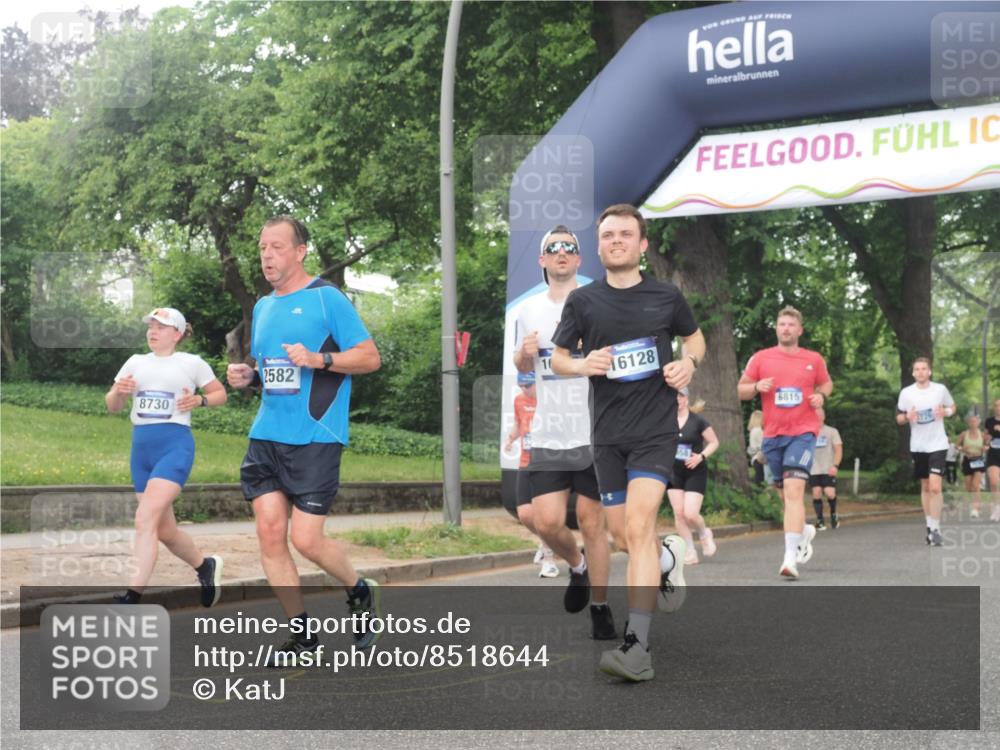29.06.2025 - hella hamburg halbmarathon KatJ http://msf.ph/oto/8518644 29.06.2025 10:48:43 Zwischen KM18-KM19 1188, 1568, 1726, 1823, 2582, 5299, 5305, 5547, 7658, 8730 meine-sportfotos.de