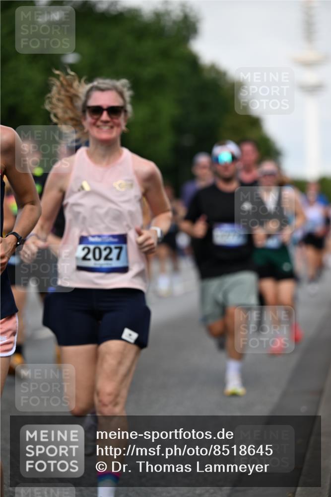 29.06.2025 - hella hamburg halbmarathon Dr. Thomas Lammeyer http://msf.ph/oto/8518645 29.06.2025 10:04:30 Kennedybrücke 1019, 1264, 1544, 1583, 1611, 1681, 2027, 2086, 2159, 2236, 2346, 2426, 2447, 2474, 2582, 2584, 2606, 2652, 2730, 2982, 3042, 3059, 3141, 3319, 3400, 3794, 4013, 4419, 4579, 4594, 4616, 4767, 4940, 4945, 5418, 5643, 6104, 6138, 6174, 6201, 6220, 6443, 6470, 6602, 6636, 7159, 7717, 8531, 8669, 9450, 9485, 9553, 9555, 9577, 9622, 10268, 10534, 10587, 10599, 10665, 10742, 10759, 10766, 10797, 11083, 11324 meine-sportfotos.de