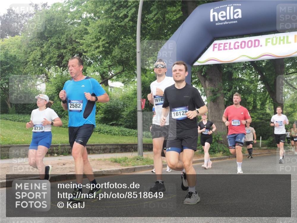 29.06.2025 - hella hamburg halbmarathon KatJ http://msf.ph/oto/8518649 29.06.2025 10:48:43 Zwischen KM18-KM19 1188, 1568, 1726, 1823, 2582, 5299, 5305, 5547, 7658, 8730 meine-sportfotos.de