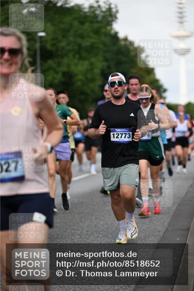 29.06.2025 - hella hamburg halbmarathon Dr. Thomas Lammeyer http://msf.ph/oto/8518652 29.06.2025 10:04:31 Kennedybrücke 1019, 1264, 1544, 1583, 1611, 1681, 2027, 2086, 2159, 2236, 2346, 2426, 2447, 2474, 2582, 2584, 2606, 2652, 2730, 2982, 3042, 3059, 3141, 3319, 3400, 3794, 4013, 4419, 4579, 4594, 4616, 4767, 4940, 4945, 5418, 5643, 6104, 6138, 6174, 6201, 6220, 6443, 6470, 6602, 6636, 7159, 7717, 8669, 9450, 9485, 9553, 9555, 9577, 9622, 10268, 10534, 10587, 10599, 10665, 10742, 10759, 10766, 10797, 11083, 11324 meine-sportfotos.de