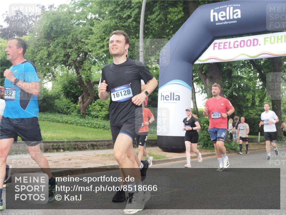 29.06.2025 - hella hamburg halbmarathon KatJ http://msf.ph/oto/8518666 29.06.2025 10:48:44 Zwischen KM18-KM19 1188, 1568, 1726, 1823, 2582, 5299, 5305, 5547, 7658, 8730 meine-sportfotos.de