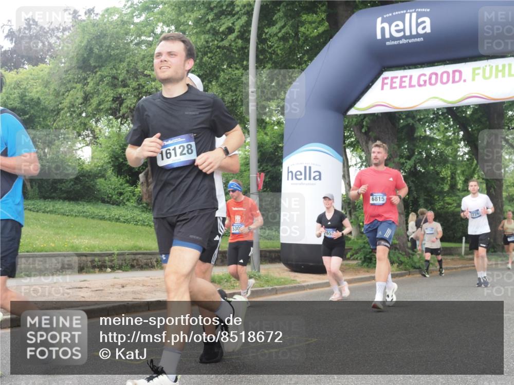 29.06.2025 - hella hamburg halbmarathon KatJ http://msf.ph/oto/8518672 29.06.2025 10:48:44 Zwischen KM18-KM19 1188, 1568, 1726, 1823, 2582, 5299, 5305, 5547, 7658, 8730 meine-sportfotos.de