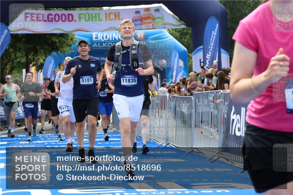 29.06.2025 - hella hamburg halbmarathon Strokosch-Dieckow http://msf.ph/oto/8518696 29.06.2025 11:22:47 Ziel 2125, 2720, 3292, 3762, 5181, 6546, 6747, 6784, 6785, 7413, 8181, 9499, 10595, 11756, 11835, 15123, 16040, 18397, 18908 meine-sportfotos.de