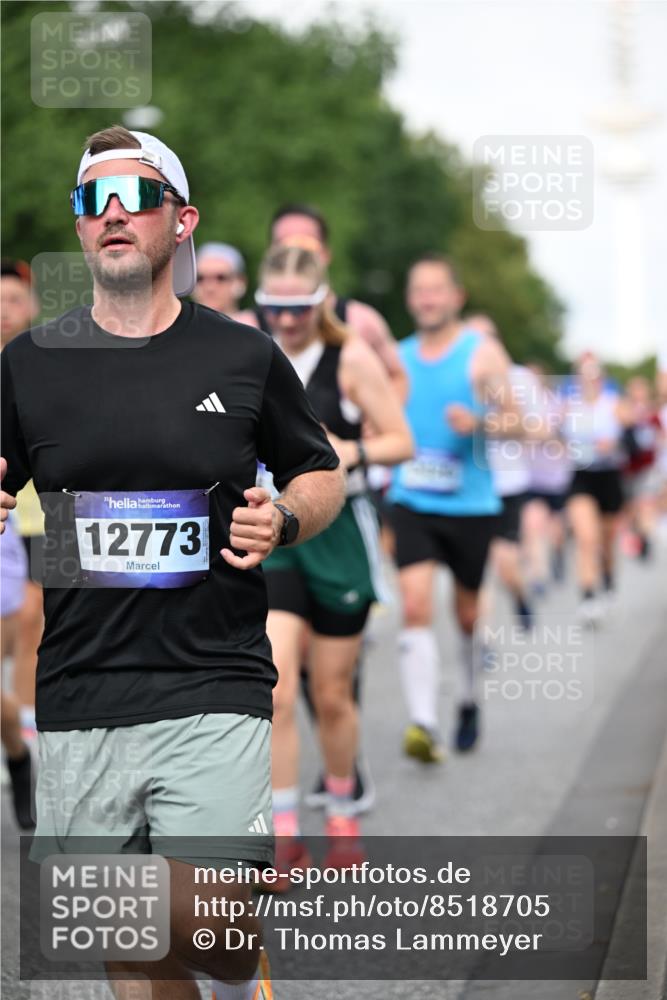 29.06.2025 - hella hamburg halbmarathon Dr. Thomas Lammeyer http://msf.ph/oto/8518705 29.06.2025 10:04:32 Kennedybrücke 1019, 1264, 1544, 1568, 1583, 1611, 1681, 2027, 2086, 2159, 2236, 2346, 2426, 2447, 2474, 2582, 2584, 2606, 2652, 2730, 2982, 3042, 3059, 3141, 3319, 3400, 3794, 4013, 4419, 4579, 4594, 4616, 4767, 4940, 4945, 5418, 5643, 6104, 6138, 6174, 6201, 6220, 6443, 6470, 6636, 7159, 7717, 8669, 9450, 9485, 9553, 9555, 9577, 9622, 10268, 10534, 10587, 10599, 10665, 10742, 10759, 10766, 10797, 11083, 11324 meine-sportfotos.de