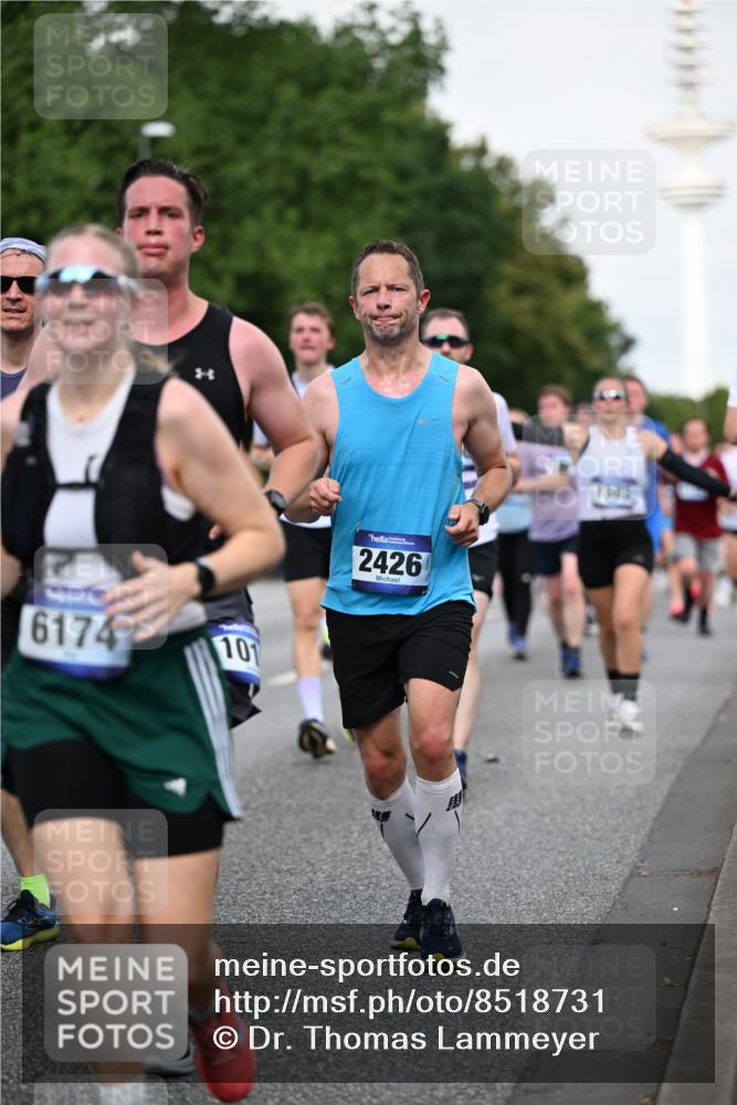 29.06.2025 - hella hamburg halbmarathon Dr. Thomas Lammeyer http://msf.ph/oto/8518731 29.06.2025 10:04:33 Kennedybrücke 1019, 1264, 1544, 1568, 1583, 1611, 1681, 2027, 2086, 2159, 2236, 2426, 2447, 2474, 2582, 2584, 2606, 2652, 2730, 2982, 3042, 3059, 3141, 3319, 3400, 3794, 4013, 4419, 4579, 4594, 4616, 4767, 4940, 4945, 5033, 5418, 5643, 6104, 6138, 6174, 6220, 6443, 6470, 6636, 7159, 7717, 8669, 9450, 9485, 9553, 9555, 9577, 9622, 10188, 10268, 10534, 10587, 10599, 10665, 10742, 10759, 10766, 10797, 11083, 11324 meine-sportfotos.de