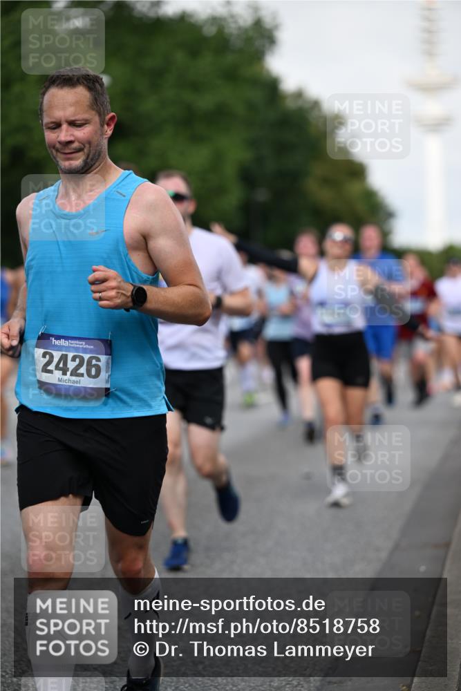 29.06.2025 - hella hamburg halbmarathon Dr. Thomas Lammeyer http://msf.ph/oto/8518758 29.06.2025 10:04:34 Kennedybrücke 1019, 1544, 1568, 1583, 1611, 1681, 2027, 2086, 2159, 2236, 2426, 2447, 2474, 2582, 2584, 2606, 2652, 2730, 2982, 3042, 3059, 3141, 3319, 3400, 3794, 4419, 4579, 4616, 4767, 4940, 4945, 5033, 5418, 5643, 6138, 6174, 6220, 6443, 6470, 6636, 7159, 7717, 8669, 9450, 9485, 9553, 9555, 9577, 9622, 10188, 10268, 10534, 10587, 10599, 10665, 10742, 10759, 10766, 10797, 11083, 11324 meine-sportfotos.de