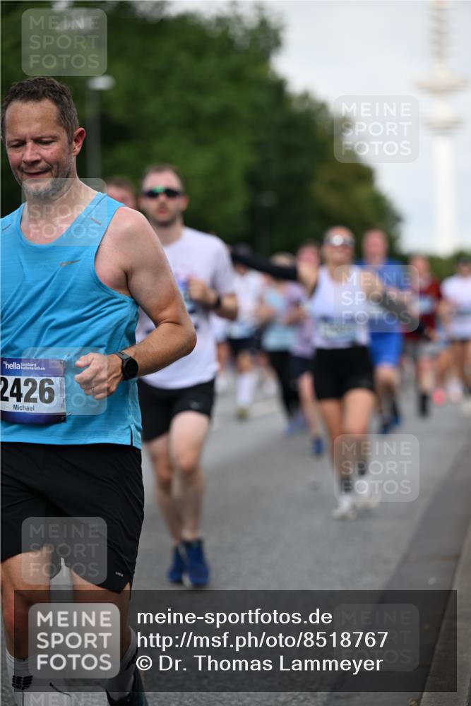 29.06.2025 - hella hamburg halbmarathon Dr. Thomas Lammeyer http://msf.ph/oto/8518767 29.06.2025 10:04:34 Kennedybrücke 1019, 1544, 1568, 1583, 1611, 1681, 2027, 2086, 2159, 2236, 2426, 2447, 2474, 2582, 2584, 2606, 2652, 2730, 2982, 3042, 3059, 3141, 3319, 3400, 3794, 4419, 4579, 4616, 4767, 4940, 4945, 5033, 5418, 5643, 6138, 6174, 6220, 6443, 6470, 6636, 7159, 7717, 8669, 9450, 9485, 9553, 9555, 9577, 9622, 10188, 10268, 10534, 10587, 10599, 10665, 10742, 10759, 10766, 10797, 11083, 11324 meine-sportfotos.de