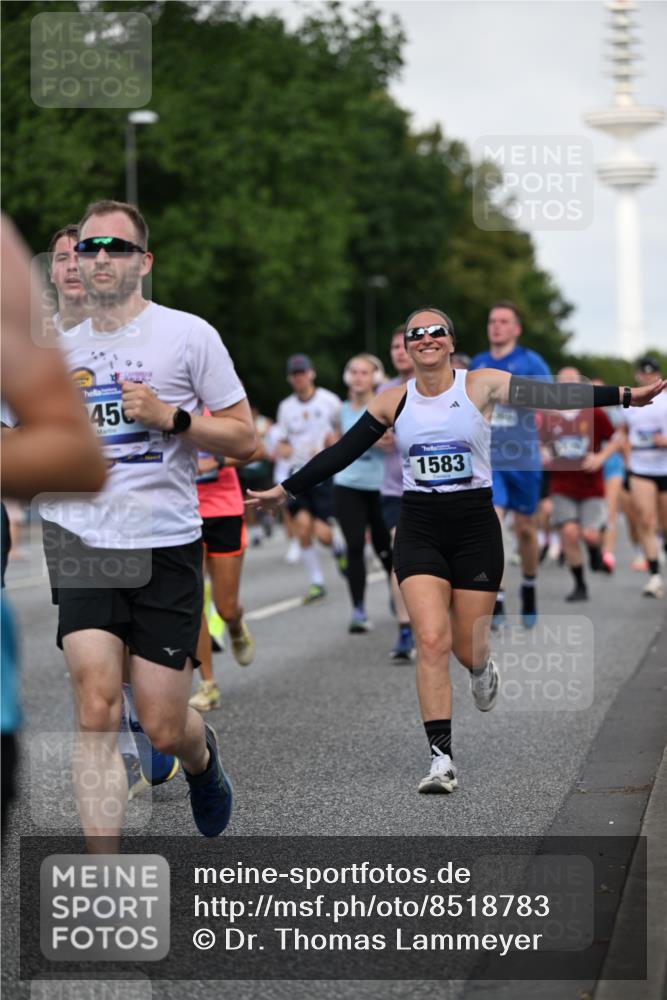 29.06.2025 - hella hamburg halbmarathon Dr. Thomas Lammeyer http://msf.ph/oto/8518783 29.06.2025 10:04:35 Kennedybrücke 1019, 1544, 1568, 1583, 1611, 1681, 2027, 2086, 2159, 2236, 2426, 2447, 2474, 2606, 2652, 2730, 2982, 3042, 3059, 3141, 3319, 3400, 3794, 4419, 4579, 4616, 4767, 4940, 4945, 5033, 5418, 5643, 6138, 6174, 6220, 6443, 6470, 6636, 7717, 8669, 9450, 9485, 9553, 9555, 9577, 9622, 10188, 10534, 10587, 10599, 10665, 10742, 10759, 10766, 10797, 11083, 11324 meine-sportfotos.de