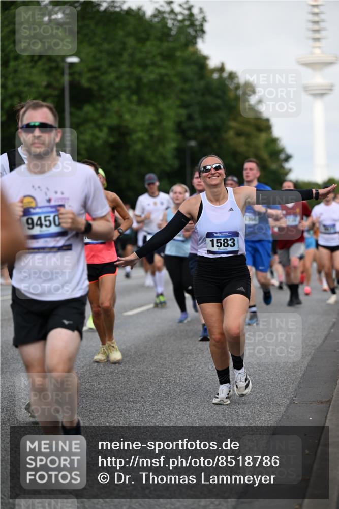 29.06.2025 - hella hamburg halbmarathon Dr. Thomas Lammeyer http://msf.ph/oto/8518786 29.06.2025 10:04:35 Kennedybrücke 1019, 1544, 1568, 1583, 1611, 1681, 2027, 2086, 2159, 2236, 2426, 2447, 2474, 2606, 2652, 2730, 2982, 3042, 3059, 3141, 3319, 3400, 3794, 4419, 4579, 4616, 4767, 4940, 4945, 5033, 5418, 5643, 6138, 6174, 6220, 6443, 6470, 6636, 7717, 8669, 9450, 9485, 9553, 9555, 9577, 9622, 10188, 10534, 10587, 10599, 10665, 10742, 10759, 10766, 10797, 11083, 11324 meine-sportfotos.de