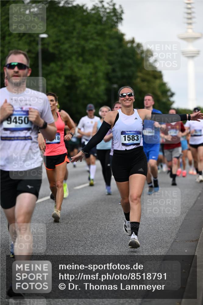 29.06.2025 - hella hamburg halbmarathon Dr. Thomas Lammeyer http://msf.ph/oto/8518791 29.06.2025 10:04:35 Kennedybrücke 1019, 1544, 1568, 1583, 1611, 1681, 2027, 2086, 2159, 2236, 2426, 2447, 2474, 2606, 2652, 2730, 2982, 3042, 3059, 3141, 3319, 3400, 3794, 4419, 4579, 4616, 4767, 4940, 4945, 5033, 5418, 5643, 6138, 6174, 6220, 6443, 6470, 6636, 7717, 8669, 9450, 9485, 9553, 9555, 9577, 9622, 10188, 10534, 10587, 10599, 10665, 10742, 10759, 10766, 10797, 11083, 11324 meine-sportfotos.de
