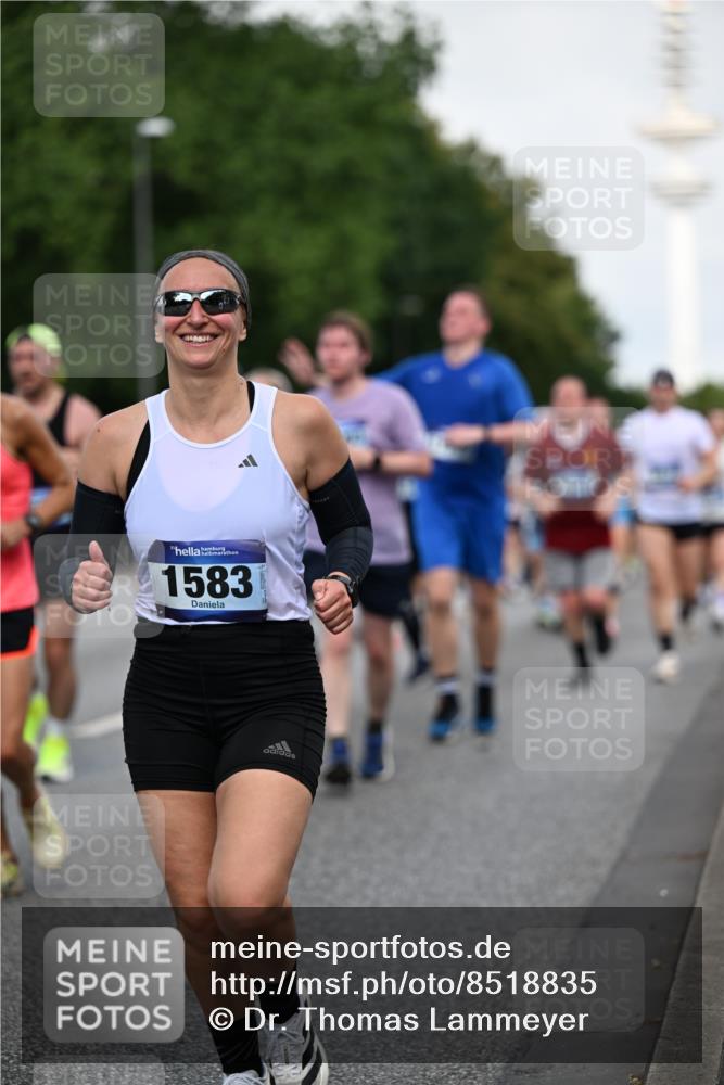 29.06.2025 - hella hamburg halbmarathon Dr. Thomas Lammeyer http://msf.ph/oto/8518835 29.06.2025 10:04:36 Kennedybrücke 1019, 1544, 1568, 1583, 1611, 1681, 2027, 2086, 2236, 2426, 2447, 2474, 2606, 2652, 2730, 2982, 3042, 3059, 3141, 3319, 3400, 3794, 4419, 4579, 4616, 4767, 4940, 4945, 5033, 5418, 5643, 6138, 6174, 6220, 6443, 6470, 6636, 7717, 8669, 9450, 9485, 9553, 9555, 9577, 9622, 10188, 10534, 10587, 10599, 10665, 10742, 10759, 10766, 10797, 11083, 11324 meine-sportfotos.de