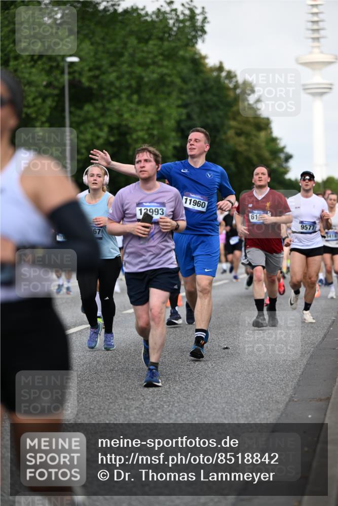 29.06.2025 - hella hamburg halbmarathon Dr. Thomas Lammeyer http://msf.ph/oto/8518842 29.06.2025 10:04:37 Kennedybrücke 1019, 1544, 1568, 1583, 1611, 1681, 2027, 2086, 2236, 2426, 2474, 2606, 2652, 2730, 2982, 3042, 3059, 3141, 3319, 3400, 3794, 4419, 4579, 4616, 4767, 4940, 4945, 5033, 5418, 5643, 6138, 6174, 6220, 6443, 6470, 6636, 7717, 8669, 9450, 9485, 9553, 9555, 9577, 9622, 10188, 10534, 10599, 10665, 10742, 10759, 10766, 10797, 11083, 11324 meine-sportfotos.de