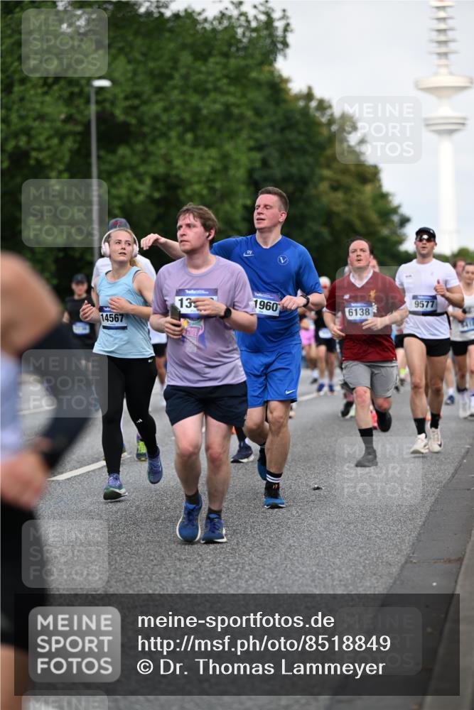 29.06.2025 - hella hamburg halbmarathon Dr. Thomas Lammeyer http://msf.ph/oto/8518849 29.06.2025 10:04:37 Kennedybrücke 1019, 1544, 1568, 1583, 1611, 1681, 2027, 2086, 2236, 2426, 2474, 2606, 2652, 2730, 2982, 3042, 3059, 3141, 3319, 3400, 3794, 4419, 4579, 4616, 4767, 4940, 4945, 5033, 5418, 5643, 6138, 6174, 6220, 6443, 6470, 6636, 7717, 8669, 9450, 9485, 9553, 9555, 9577, 9622, 10188, 10534, 10599, 10665, 10742, 10759, 10766, 10797, 11083, 11324 meine-sportfotos.de