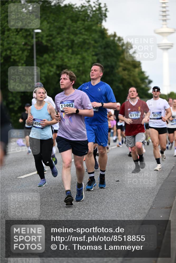 29.06.2025 - hella hamburg halbmarathon Dr. Thomas Lammeyer http://msf.ph/oto/8518855 29.06.2025 10:04:37 Kennedybrücke 1019, 1544, 1568, 1583, 1611, 1681, 2027, 2086, 2236, 2426, 2474, 2606, 2652, 2730, 2982, 3042, 3059, 3141, 3319, 3400, 3794, 4419, 4579, 4616, 4767, 4940, 4945, 5033, 5418, 5643, 6138, 6174, 6220, 6443, 6470, 6636, 7717, 8669, 9450, 9485, 9553, 9555, 9577, 9622, 10188, 10534, 10599, 10665, 10742, 10759, 10766, 10797, 11083, 11324 meine-sportfotos.de