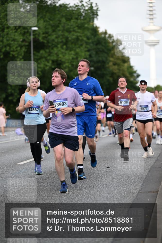 29.06.2025 - hella hamburg halbmarathon Dr. Thomas Lammeyer http://msf.ph/oto/8518861 29.06.2025 10:04:37 Kennedybrücke 1019, 1544, 1568, 1583, 1611, 1681, 2027, 2086, 2236, 2426, 2474, 2606, 2652, 2730, 2982, 3042, 3059, 3141, 3319, 3400, 3794, 4419, 4579, 4616, 4767, 4940, 4945, 5033, 5418, 5643, 6138, 6174, 6220, 6443, 6470, 6636, 7717, 8669, 9450, 9485, 9553, 9555, 9577, 9622, 10188, 10534, 10599, 10665, 10742, 10759, 10766, 10797, 11083, 11324 meine-sportfotos.de