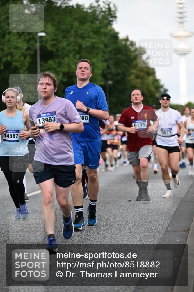 29.06.2025 - hella hamburg halbmarathon Dr. Thomas Lammeyer http://msf.ph/oto/8518882 29.06.2025 10:04:38 Kennedybrücke 1019, 1544, 1568, 1583, 1611, 1681, 2027, 2086, 2236, 2426, 2474, 2606, 2652, 2730, 2982, 3042, 3059, 3141, 3319, 3400, 3794, 4419, 4579, 4616, 4767, 4940, 4945, 5033, 5418, 5643, 6138, 6174, 6220, 6443, 6470, 6636, 7717, 8669, 9450, 9485, 9553, 9555, 9577, 9622, 10188, 10271, 10534, 10599, 10665, 10742, 10759, 10766, 10797, 11083, 11324 meine-sportfotos.de