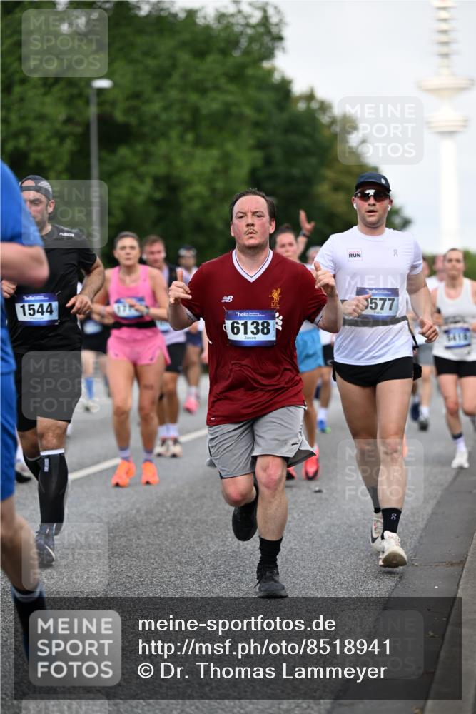 29.06.2025 - hella hamburg halbmarathon Dr. Thomas Lammeyer http://msf.ph/oto/8518941 29.06.2025 10:04:39 Kennedybrücke 1019, 1544, 1568, 1583, 1611, 1681, 2027, 2086, 2236, 2426, 2474, 2606, 2652, 2982, 3059, 3141, 3319, 3400, 3983, 4579, 4616, 4767, 4940, 4945, 5033, 5418, 6138, 6174, 6220, 6443, 6470, 6636, 8669, 9450, 9485, 9553, 9555, 9577, 9622, 10188, 10271, 10534, 10599, 10742, 10766, 10797, 11324 meine-sportfotos.de