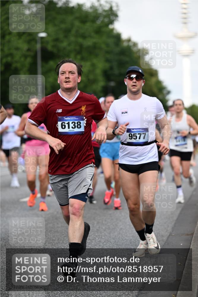 29.06.2025 - hella hamburg halbmarathon Dr. Thomas Lammeyer http://msf.ph/oto/8518957 29.06.2025 10:04:40 Kennedybrücke 1019, 1544, 1568, 1583, 1611, 1681, 2027, 2086, 2236, 2426, 2474, 2606, 2652, 2982, 3059, 3141, 3319, 3400, 3983, 4579, 4616, 4767, 4940, 4945, 5033, 5418, 6138, 6174, 6220, 6443, 6470, 6757, 8255, 8669, 9450, 9485, 9553, 9555, 9577, 10188, 10271, 10534, 10599, 10766, 10797, 11324 meine-sportfotos.de