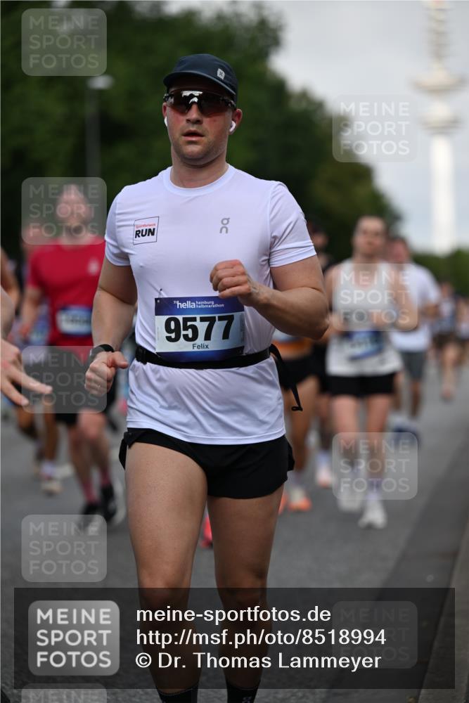 29.06.2025 - hella hamburg halbmarathon Dr. Thomas Lammeyer http://msf.ph/oto/8518994 29.06.2025 10:04:41 Kennedybrücke 1019, 1544, 1568, 1583, 1611, 1681, 2086, 2236, 2426, 2474, 2606, 2652, 2982, 3059, 3141, 3319, 3400, 3983, 4579, 4616, 4767, 4940, 4945, 5033, 5418, 6138, 6174, 6220, 6443, 6470, 6757, 8255, 9450, 9485, 9553, 9555, 9577, 10188, 10271, 10599, 10766, 10797, 11324 meine-sportfotos.de