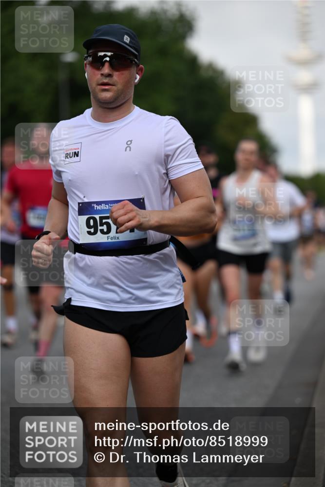 29.06.2025 - hella hamburg halbmarathon Dr. Thomas Lammeyer http://msf.ph/oto/8518999 29.06.2025 10:04:41 Kennedybrücke 1019, 1544, 1568, 1583, 1611, 1681, 2086, 2236, 2426, 2474, 2606, 2652, 2982, 3059, 3141, 3319, 3400, 3983, 4579, 4616, 4767, 4940, 4945, 5033, 5418, 6138, 6174, 6220, 6443, 6470, 6757, 8255, 9450, 9485, 9553, 9555, 9577, 10188, 10271, 10599, 10766, 10797, 11324 meine-sportfotos.de