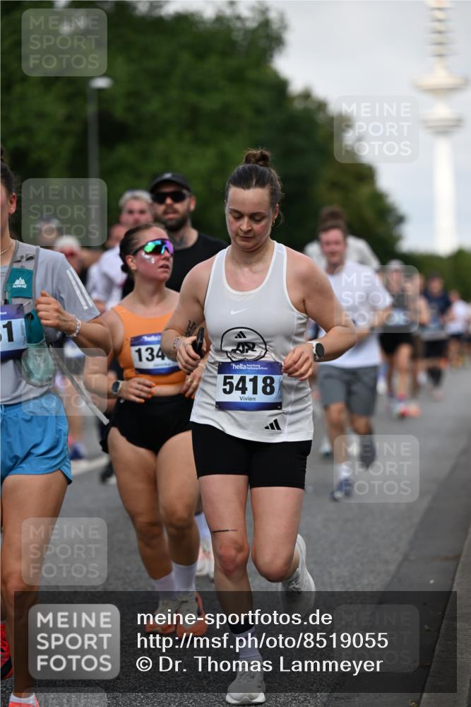 29.06.2025 - hella hamburg halbmarathon Dr. Thomas Lammeyer http://msf.ph/oto/8519055 29.06.2025 10:04:43 Kennedybrücke 1019, 1544, 1568, 1583, 1611, 1681, 2086, 2236, 2426, 2982, 3059, 3141, 3319, 3400, 3983, 4579, 4616, 4767, 4945, 5033, 5418, 6138, 6174, 6220, 6470, 6757, 8255, 8478, 9450, 9553, 9555, 9577, 10188, 10271, 10599, 10797, 11324 meine-sportfotos.de