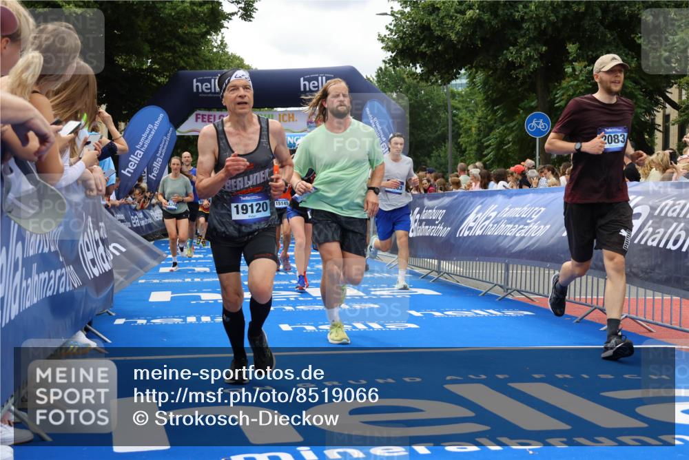 29.06.2025 - hella hamburg halbmarathon Strokosch-Dieckow http://msf.ph/oto/8519066 29.06.2025 10:56:34 Ziel 1583, 2083, 3413, 4152, 5721, 5744, 6399, 6416, 6759, 7037, 7646, 8311, 8542, 8652, 8744, 9488, 9562, 10093, 11083, 11870, 12509, 13863, 15145, 15407, 16257, 16261, 17259, 17268, 17734, 18340, 18746, 18835, 18899, 19120 meine-sportfotos.de
