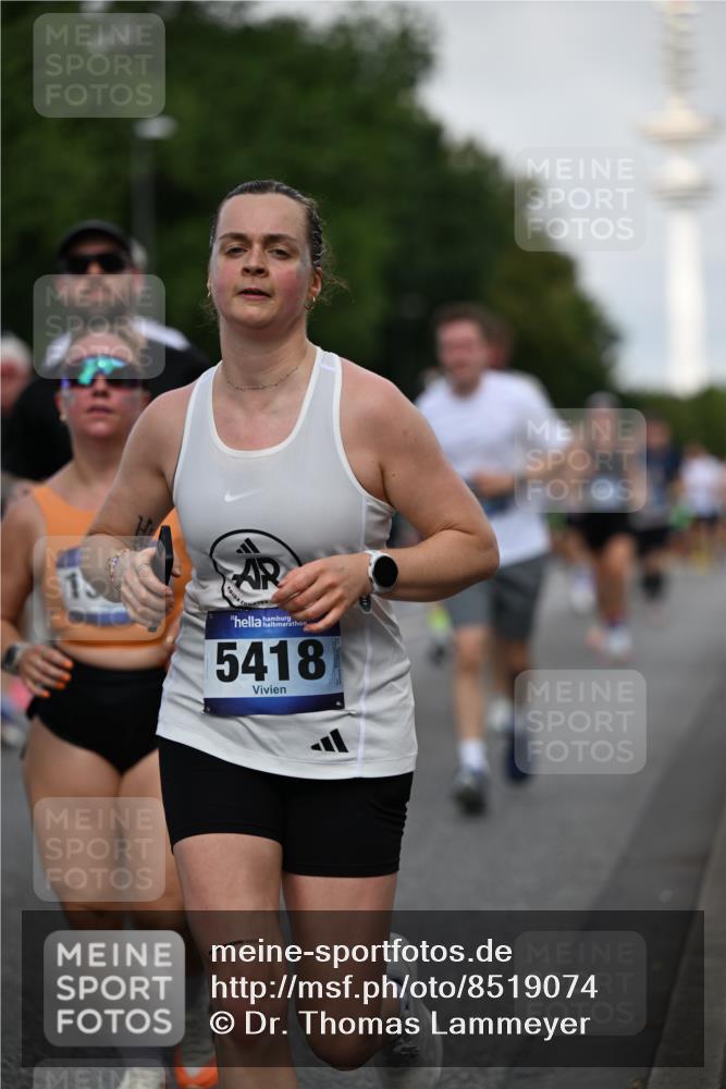 29.06.2025 - hella hamburg halbmarathon Dr. Thomas Lammeyer http://msf.ph/oto/8519074 29.06.2025 10:04:44 Kennedybrücke 1019, 1544, 1568, 1583, 1611, 1681, 2086, 2236, 2426, 2982, 3059, 3141, 3319, 3400, 3983, 4579, 4616, 4945, 5033, 5418, 6138, 6174, 6220, 6714, 6757, 8255, 8478, 9450, 9553, 9555, 9577, 10188, 10271, 10599, 10797, 11324 meine-sportfotos.de