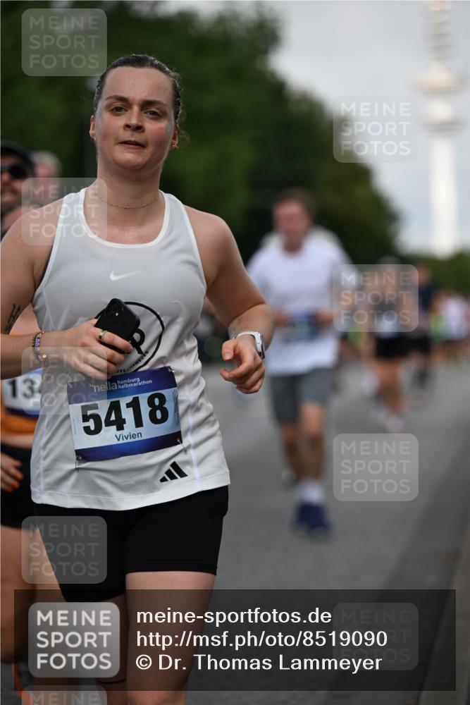 29.06.2025 - hella hamburg halbmarathon Dr. Thomas Lammeyer http://msf.ph/oto/8519090 29.06.2025 10:04:44 Kennedybrücke 1019, 1544, 1568, 1583, 1611, 1681, 2086, 2236, 2426, 2982, 3059, 3141, 3319, 3400, 3983, 4579, 4616, 4945, 5033, 5418, 6138, 6174, 6220, 6714, 6757, 8255, 8478, 9450, 9553, 9555, 9577, 10188, 10271, 10599, 10797, 11324 meine-sportfotos.de
