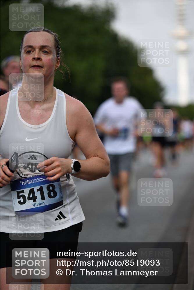 29.06.2025 - hella hamburg halbmarathon Dr. Thomas Lammeyer http://msf.ph/oto/8519093 29.06.2025 10:04:44 Kennedybrücke 1019, 1544, 1568, 1583, 1611, 1681, 2086, 2236, 2426, 2982, 3059, 3141, 3319, 3400, 3983, 4579, 4616, 4945, 5033, 5418, 6138, 6174, 6220, 6714, 6757, 8255, 8478, 9450, 9553, 9555, 9577, 10188, 10271, 10599, 10797, 11324 meine-sportfotos.de