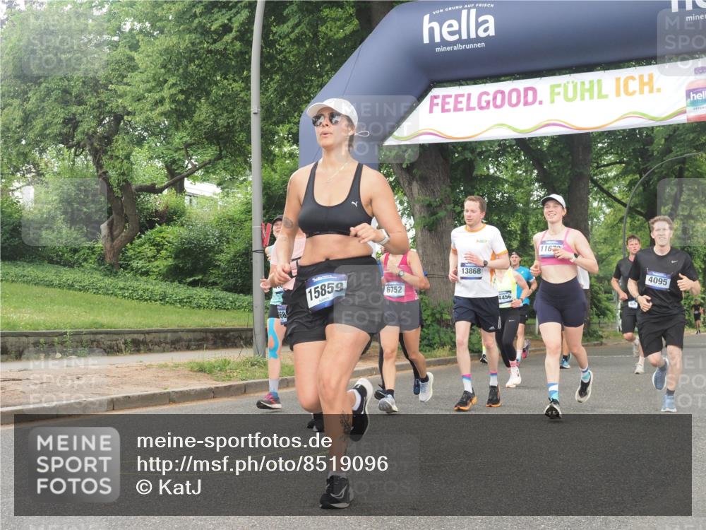 29.06.2025 - hella hamburg halbmarathon KatJ http://msf.ph/oto/8519096 29.06.2025 10:48:56 Zwischen KM18-KM19 1674, 4095, 6674, 6752, 8045, 8478 meine-sportfotos.de