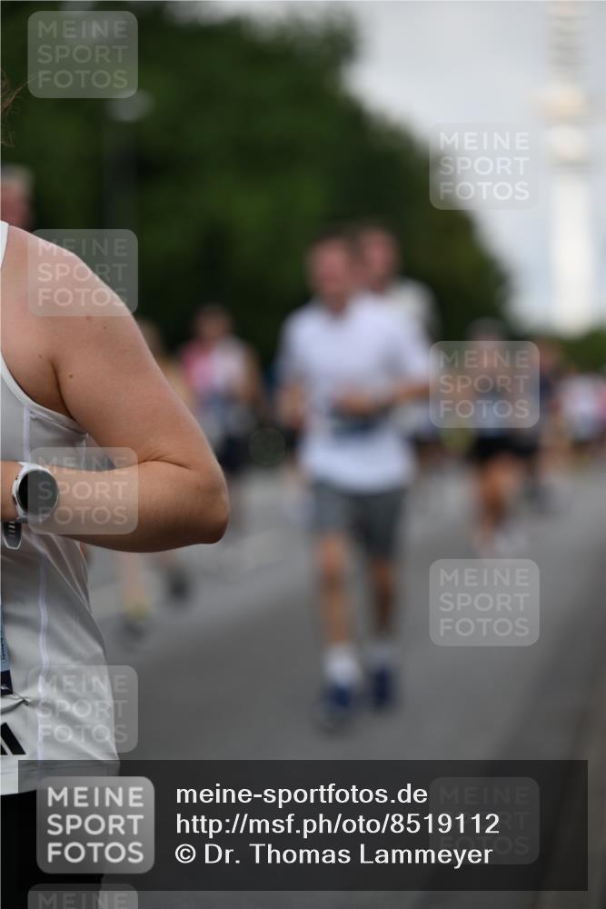 29.06.2025 - hella hamburg halbmarathon Dr. Thomas Lammeyer http://msf.ph/oto/8519112 29.06.2025 10:04:44 Kennedybrücke 1019, 1544, 1568, 1583, 1611, 1681, 2086, 2236, 2426, 2982, 3059, 3141, 3319, 3400, 3983, 4579, 4616, 4945, 5033, 5418, 6138, 6174, 6220, 6714, 6757, 8255, 8478, 9450, 9553, 9555, 9577, 10188, 10271, 10599, 10797, 11324 meine-sportfotos.de