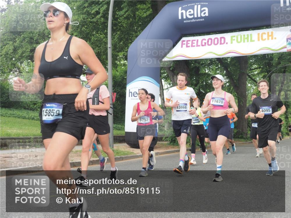 29.06.2025 - hella hamburg halbmarathon KatJ http://msf.ph/oto/8519115 29.06.2025 10:48:56 Zwischen KM18-KM19 1674, 4095, 6674, 6752, 8045, 8478 meine-sportfotos.de