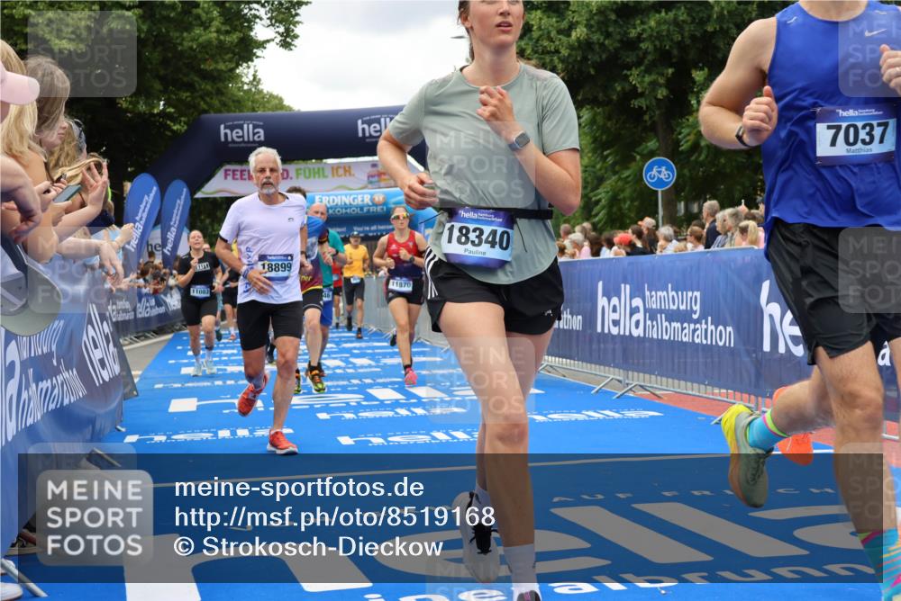 29.06.2025 - hella hamburg halbmarathon Strokosch-Dieckow http://msf.ph/oto/8519168 29.06.2025 10:56:38 Ziel 2083, 3413, 4152, 5721, 5744, 6416, 6759, 7037, 7646, 8311, 8542, 8652, 8744, 8825, 8996, 9488, 9562, 10093, 11083, 11870, 12509, 13863, 14369, 14461, 15134, 15145, 15431, 15712, 16043, 16121, 17259, 18340, 18634, 18899, 19120 meine-sportfotos.de