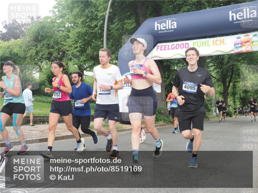29.06.2025 - hella hamburg halbmarathon KatJ http://msf.ph/oto/8519169 29.06.2025 10:48:57 Zwischen KM18-KM19 1674, 4095, 6674, 6752, 8045, 8478 meine-sportfotos.de