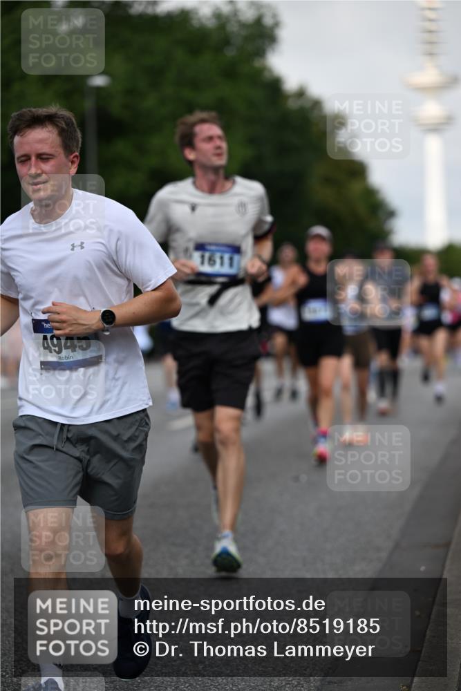 29.06.2025 - hella hamburg halbmarathon Dr. Thomas Lammeyer http://msf.ph/oto/8519185 29.06.2025 10:04:46 Kennedybrücke 1019, 1544, 1568, 1583, 1611, 1681, 2086, 2236, 2426, 3059, 3141, 3400, 3983, 4616, 4945, 5033, 5418, 5870, 6138, 6220, 6714, 6757, 8255, 8478, 9450, 9553, 9555, 9577, 10188, 10271, 10599, 10797, 11324 meine-sportfotos.de