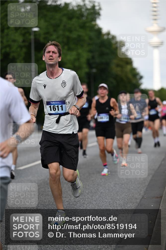 29.06.2025 - hella hamburg halbmarathon Dr. Thomas Lammeyer http://msf.ph/oto/8519194 29.06.2025 10:04:46 Kennedybrücke 1019, 1544, 1568, 1583, 1611, 1681, 2086, 2236, 2426, 3059, 3141, 3400, 3983, 4616, 4945, 5033, 5418, 5870, 6138, 6220, 6714, 6757, 8255, 8478, 9450, 9553, 9555, 9577, 10188, 10271, 10599, 10797, 11324 meine-sportfotos.de