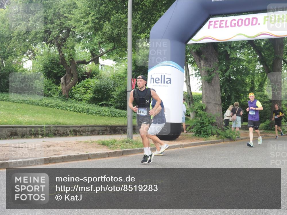 29.06.2025 - hella hamburg halbmarathon KatJ http://msf.ph/oto/8519283 29.06.2025 10:49:07 Zwischen KM18-KM19 6631, 8176 meine-sportfotos.de