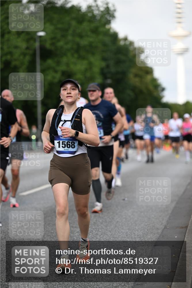 29.06.2025 - hella hamburg halbmarathon Dr. Thomas Lammeyer http://msf.ph/oto/8519327 29.06.2025 10:04:49 Kennedybrücke 1544, 1568, 1611, 1681, 2236, 2354, 3141, 3400, 3740, 3983, 4238, 4616, 4708, 4945, 5033, 5418, 5870, 6138, 6147, 6714, 6757, 8255, 8478, 9553, 9555, 9577, 10188, 10271, 10797, 11324 meine-sportfotos.de