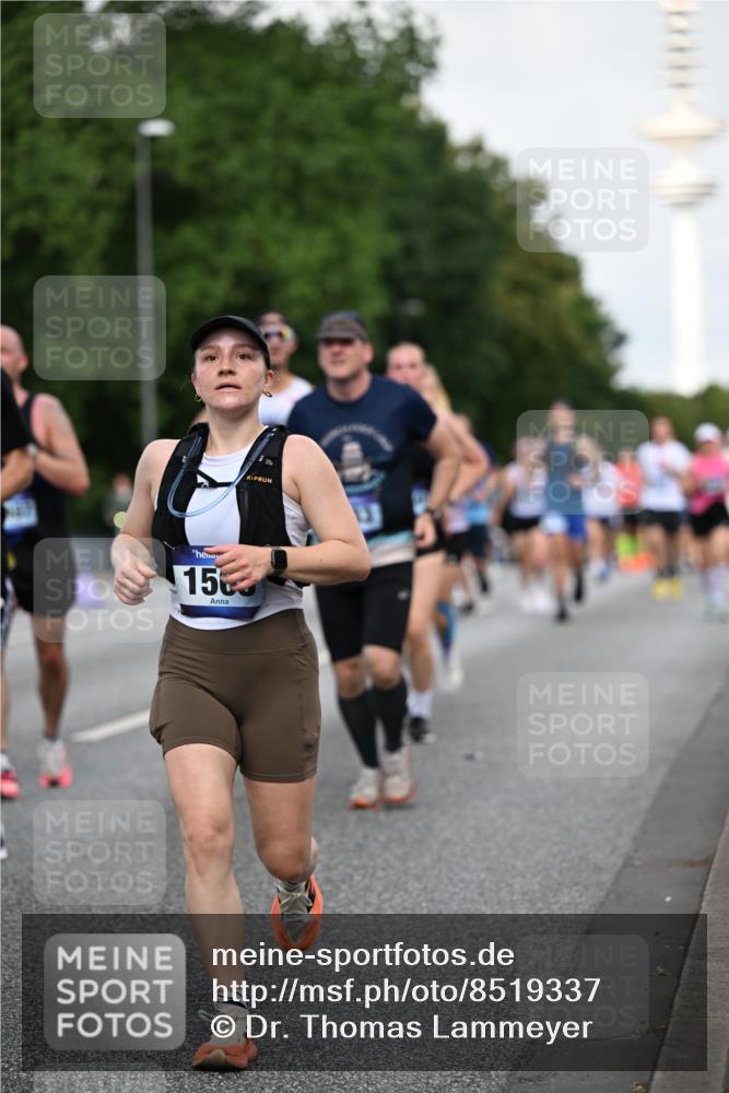 29.06.2025 - hella hamburg halbmarathon Dr. Thomas Lammeyer http://msf.ph/oto/8519337 29.06.2025 10:04:49 Kennedybrücke 1544, 1568, 1611, 1681, 2236, 2354, 3141, 3400, 3740, 3983, 4238, 4616, 4708, 4945, 5033, 5418, 5870, 6138, 6147, 6714, 6757, 8255, 8478, 9553, 9555, 9577, 10188, 10271, 10797, 11324 meine-sportfotos.de