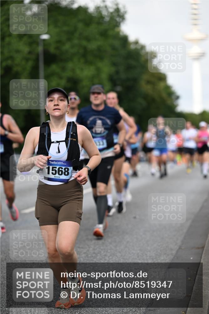 29.06.2025 - hella hamburg halbmarathon Dr. Thomas Lammeyer http://msf.ph/oto/8519347 29.06.2025 10:04:50 Kennedybrücke 1544, 1568, 1611, 1681, 2236, 2354, 3141, 3740, 3983, 4238, 4616, 4708, 4945, 5033, 5418, 5870, 6138, 6147, 6531, 6714, 6757, 6835, 8255, 8478, 9553, 9555, 9577, 10188, 10271, 10797, 11324 meine-sportfotos.de