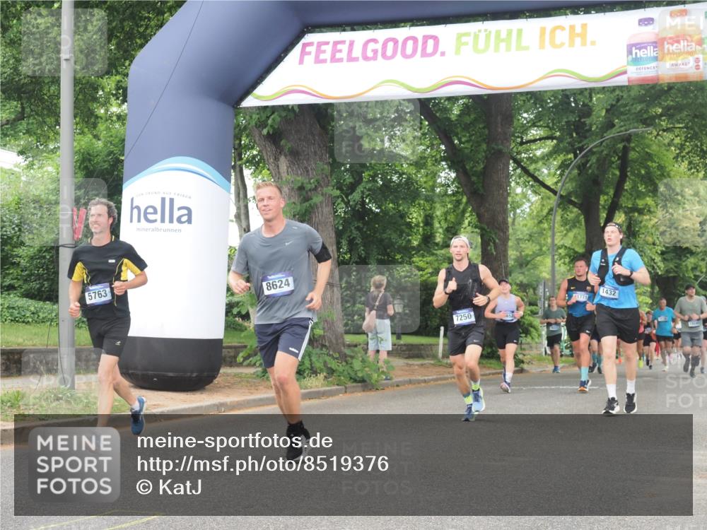 29.06.2025 - hella hamburg halbmarathon KatJ http://msf.ph/oto/8519376 29.06.2025 10:49:12 Zwischen KM18-KM19 1432, 5763, 7250, 8176, 8624 meine-sportfotos.de