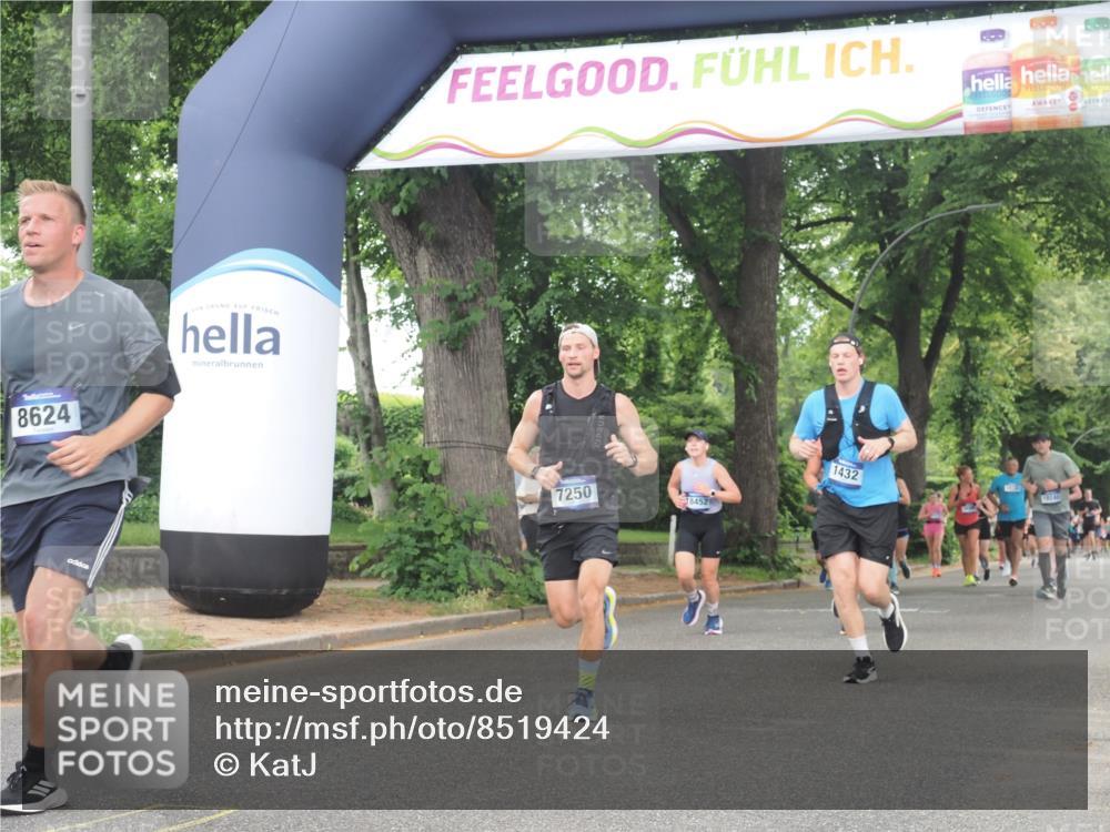 29.06.2025 - hella hamburg halbmarathon KatJ http://msf.ph/oto/8519424 29.06.2025 10:49:13 Zwischen KM18-KM19 1432, 5763, 7250, 8624 meine-sportfotos.de